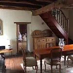 - - Sleeps 5 - Pool - Garden Holiday home Chatain