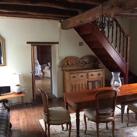 - - Sleeps 5 - Pool - Garden Nyaraló Chatain