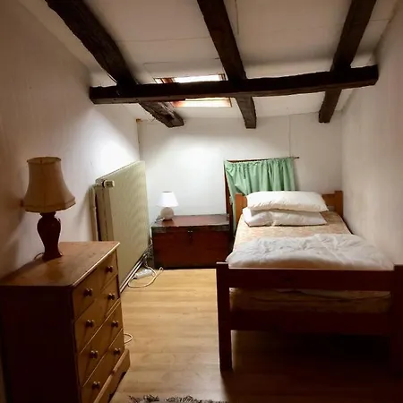 - - Sleeps 5 - Pool - Garden Nyaraló Chatain