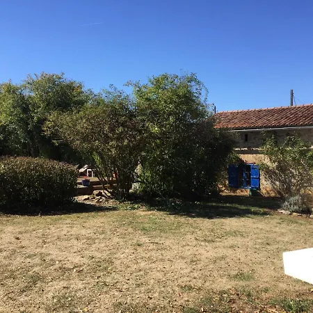 - - Sleeps 5 - Pool - Garden Nyaraló