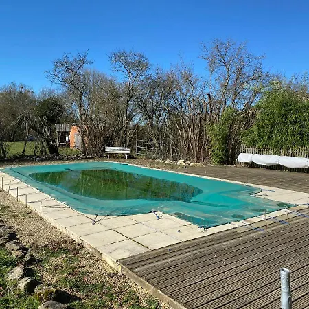 - - Sleeps 5 - Pool - Garden * Chatain